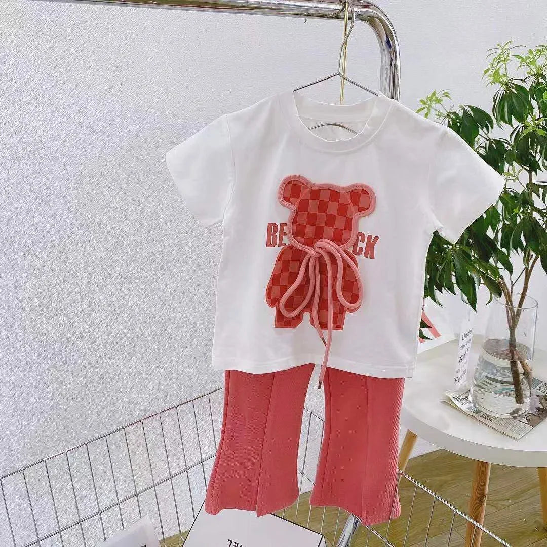 Conjunto de niña, camiseta con dibujo de oso, pantalon acampanado,