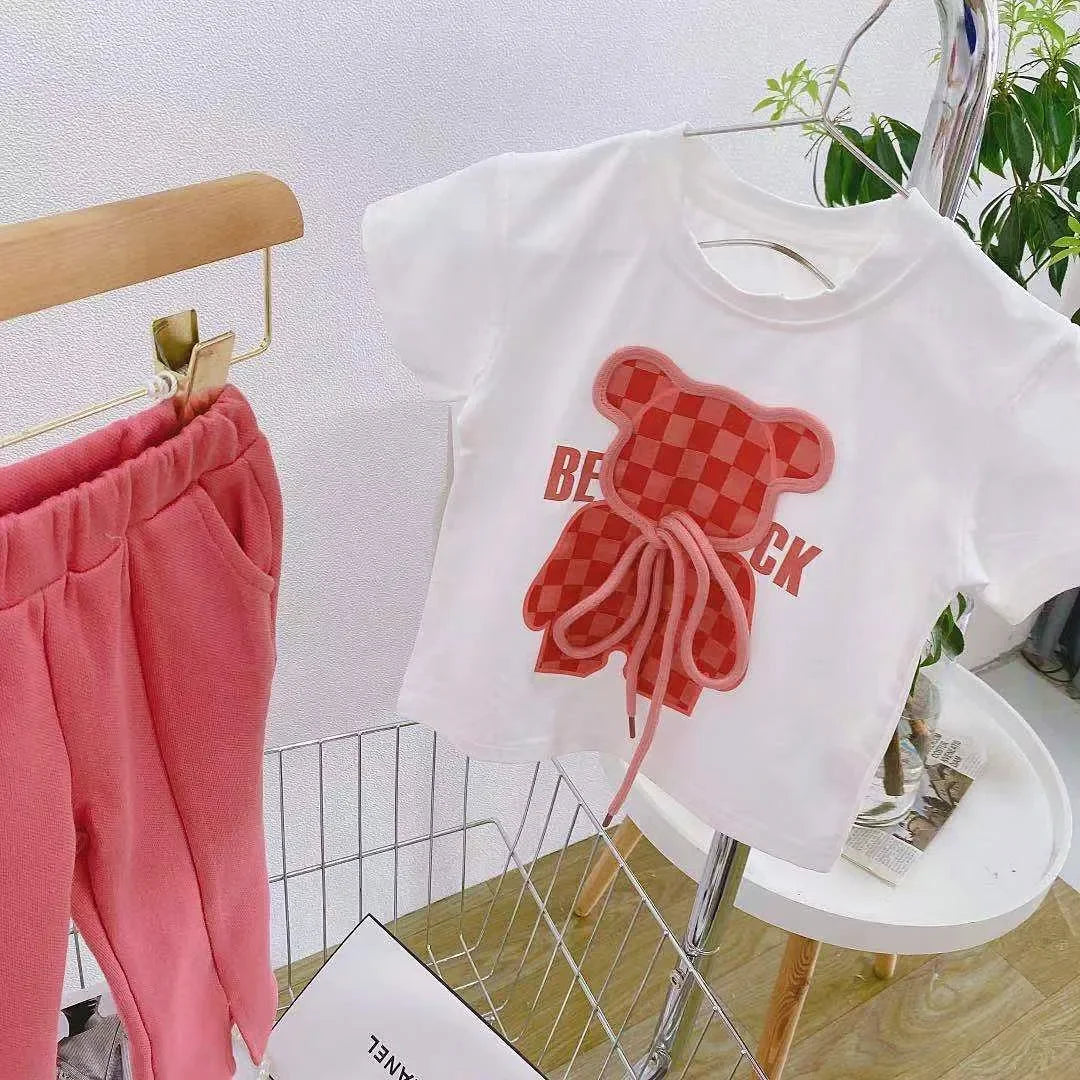 Conjunto de niña, camiseta con dibujo de oso, pantalon acampanado,